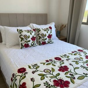 Set De Pieceras Bordadas + Fundas