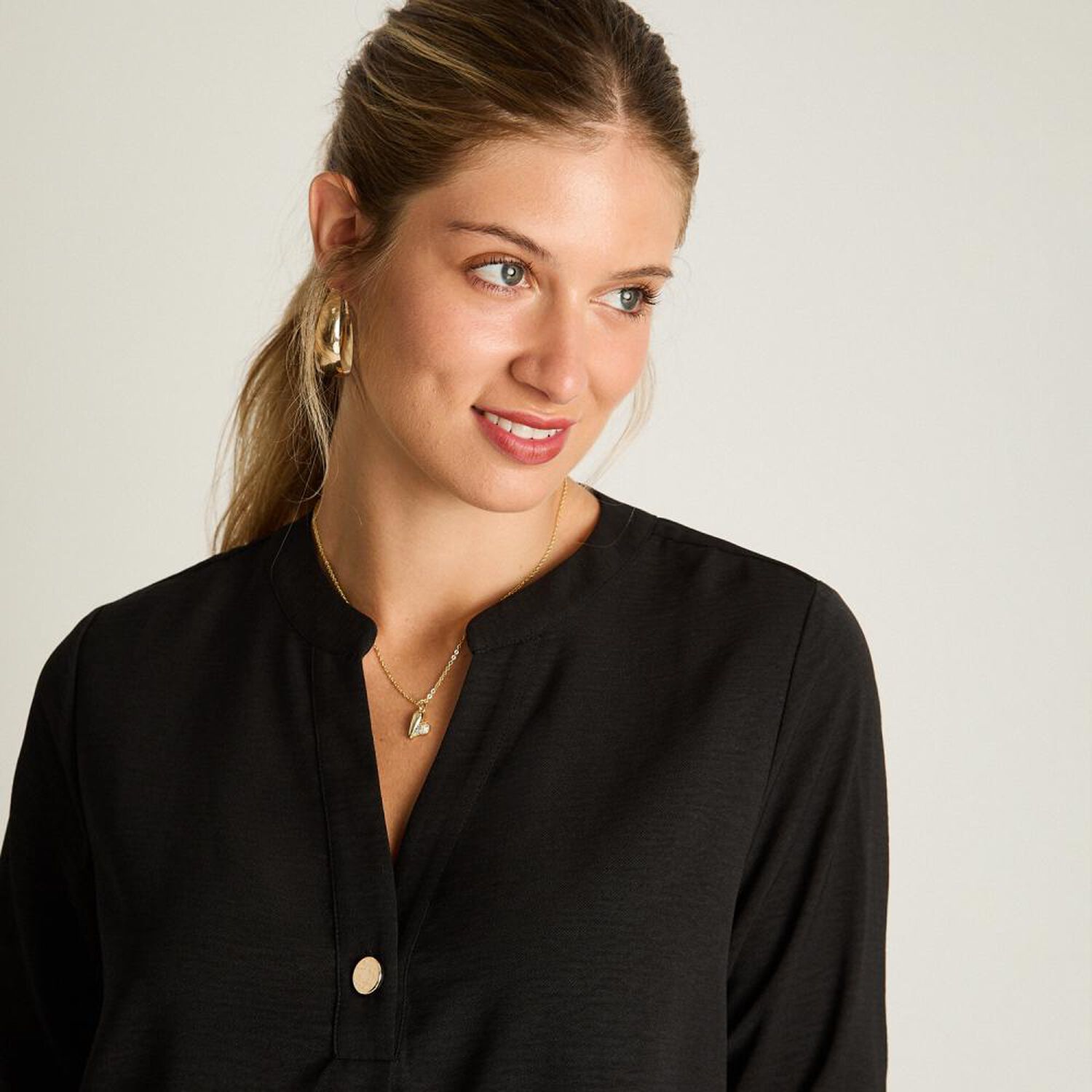 Blusa Manga 3/4 Cuello V Mujer Lorenzo Di Pontti image number 3.0