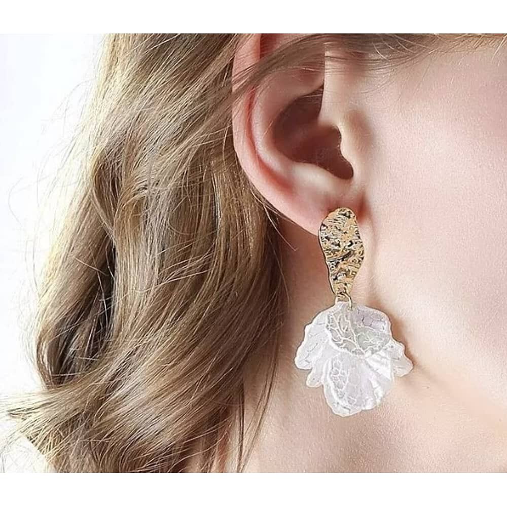 Aros, Aretes P&eacute;talos Dorados image number 3.0