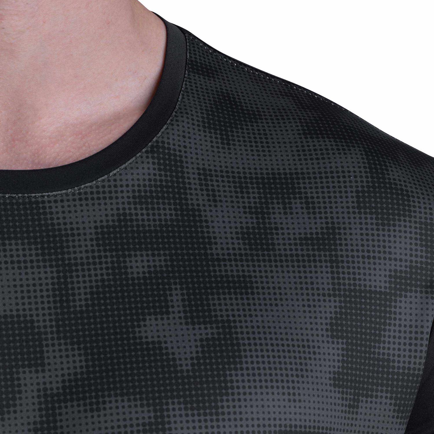 Polera Basic Stamp Manga Corta Negra Hombre image number 2.0