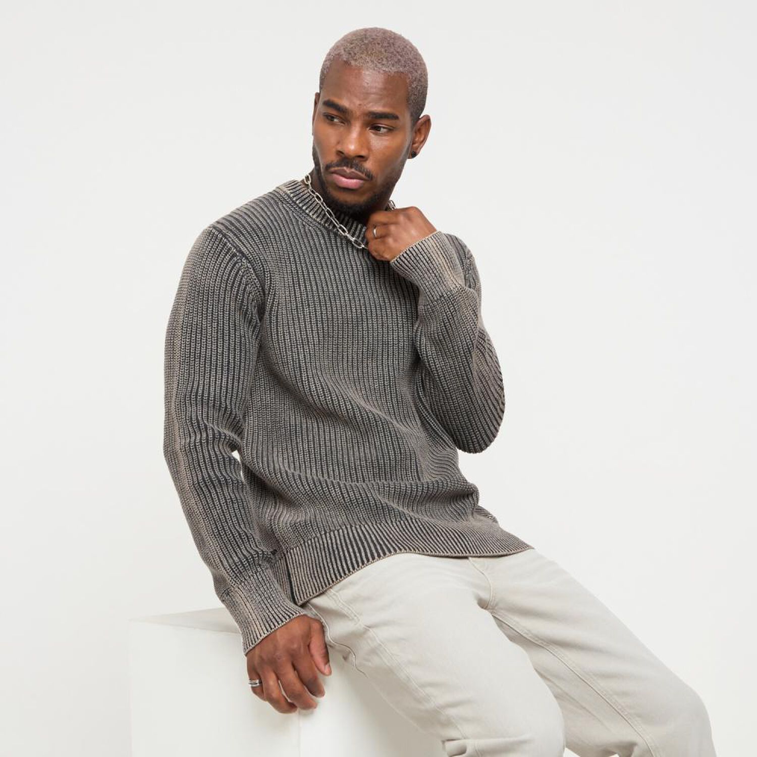 Sweater Liso Slim Manga Larga Cuello Redondo Hombre Rolly Go image number 2.0