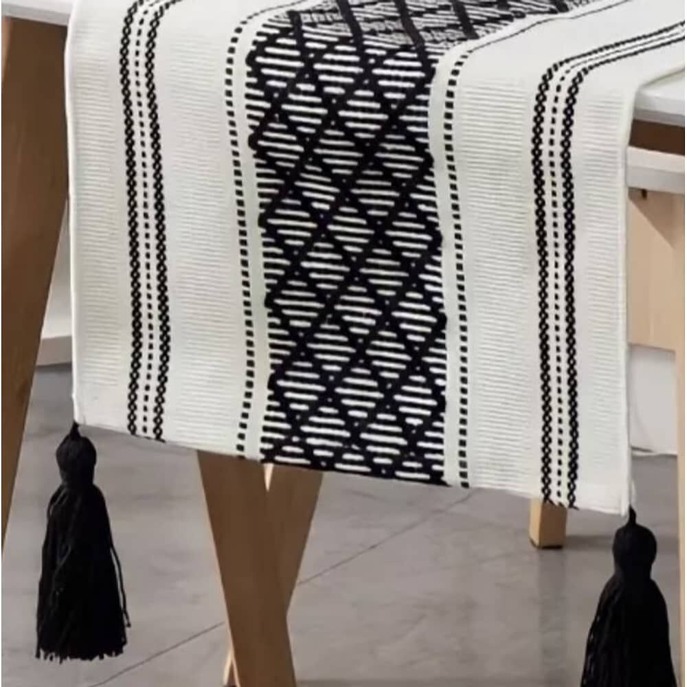 Camino De Mesa Medida 37x180cm Tejido Bordado Poliester. Negro Lineas. image number 1.0