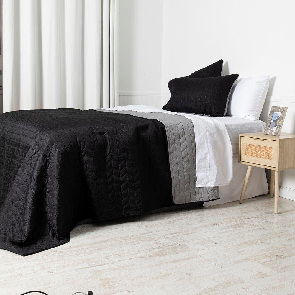 Cubrecama Quilt Liso King Negro - Gris image number 1.0