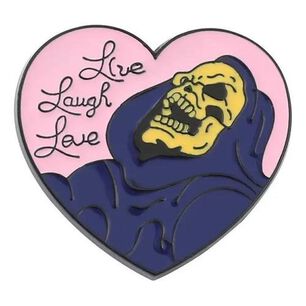 Pin Broche Divertido Skeletor Coraz&oacute;n Vive, R&iacute;e, Ama