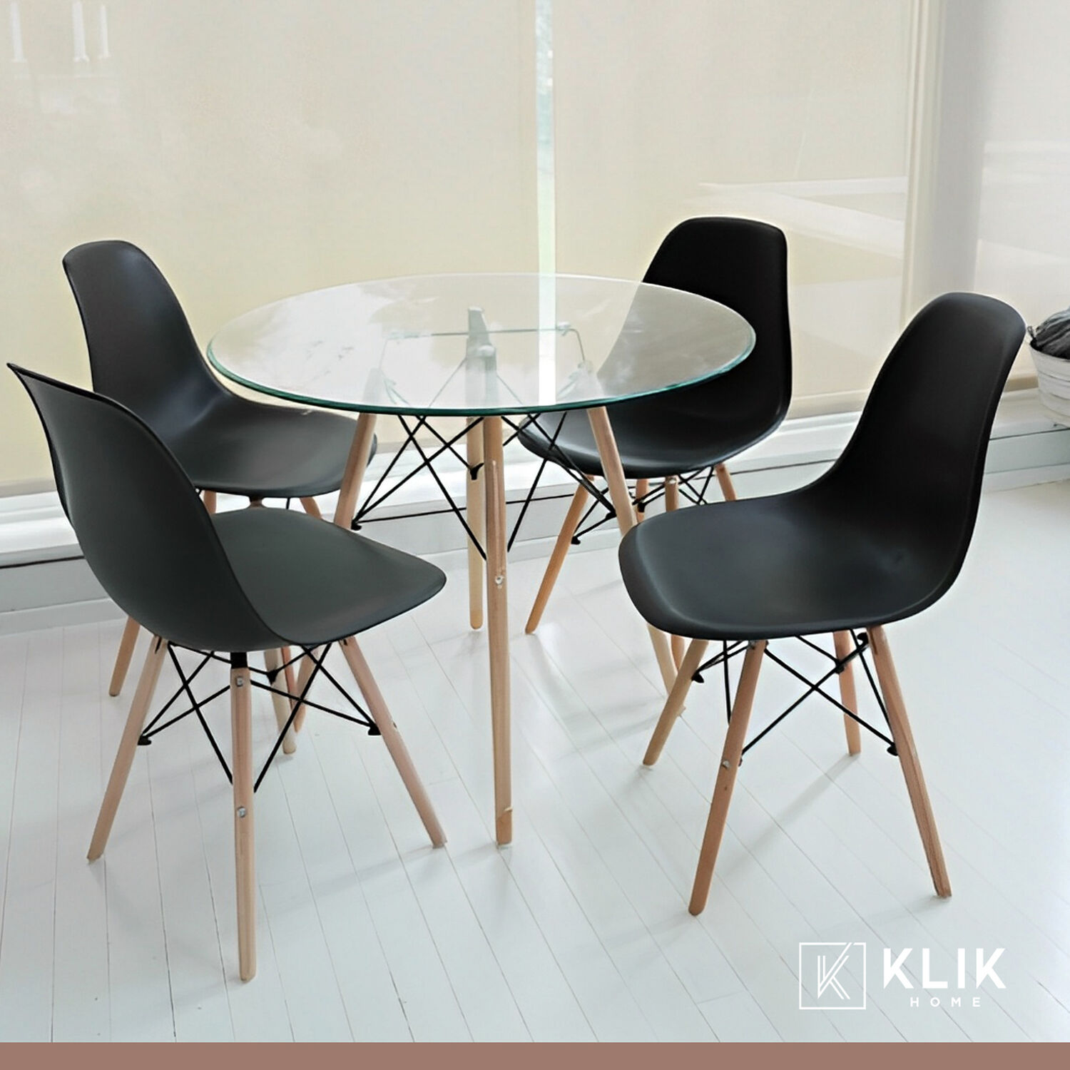 Comedor Mesa Eames Vidrio 80cm + 4 Sillas Eames Negras image number 1.0