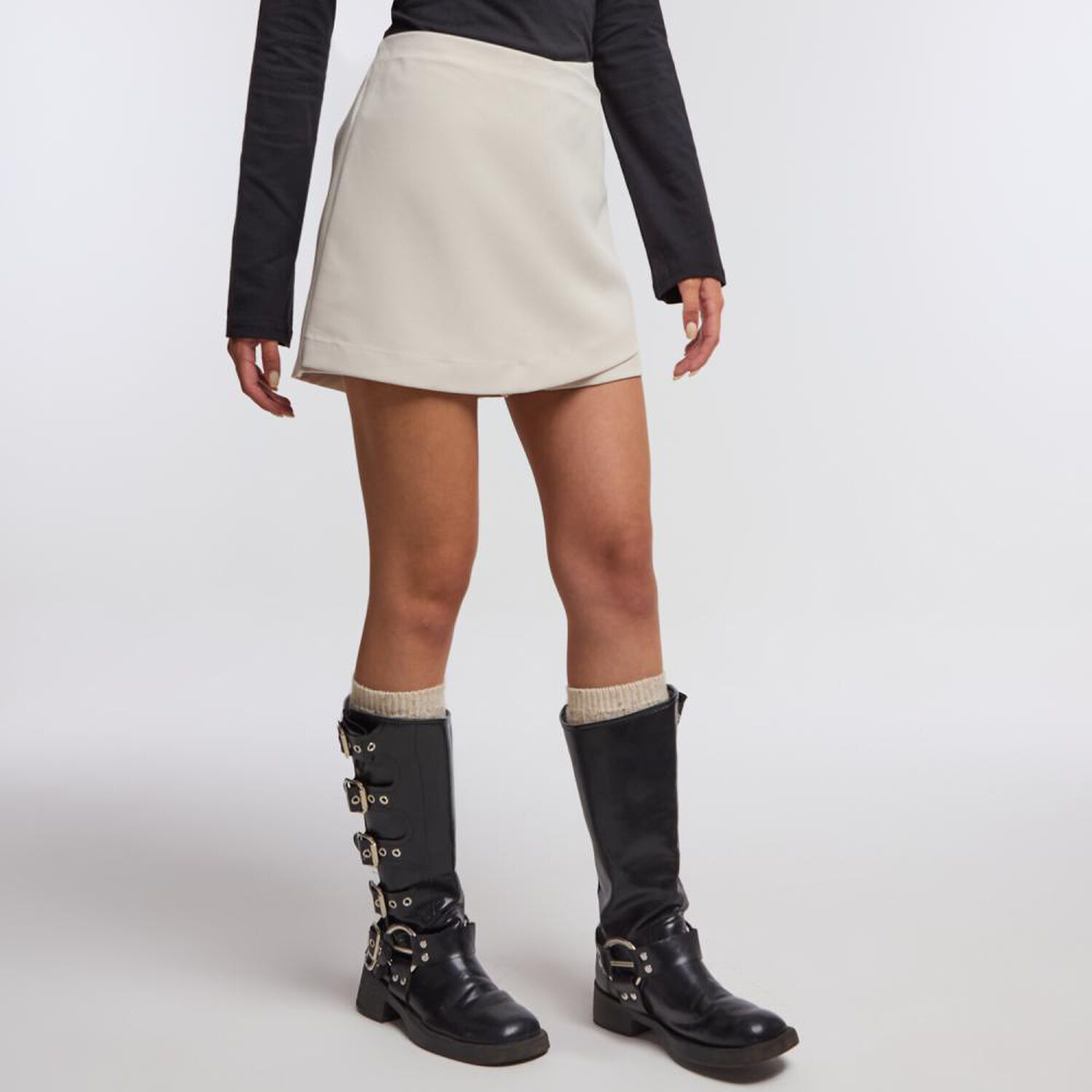 Falda Short Tiro Medio Skinny Mujer Freedom image number 2.0