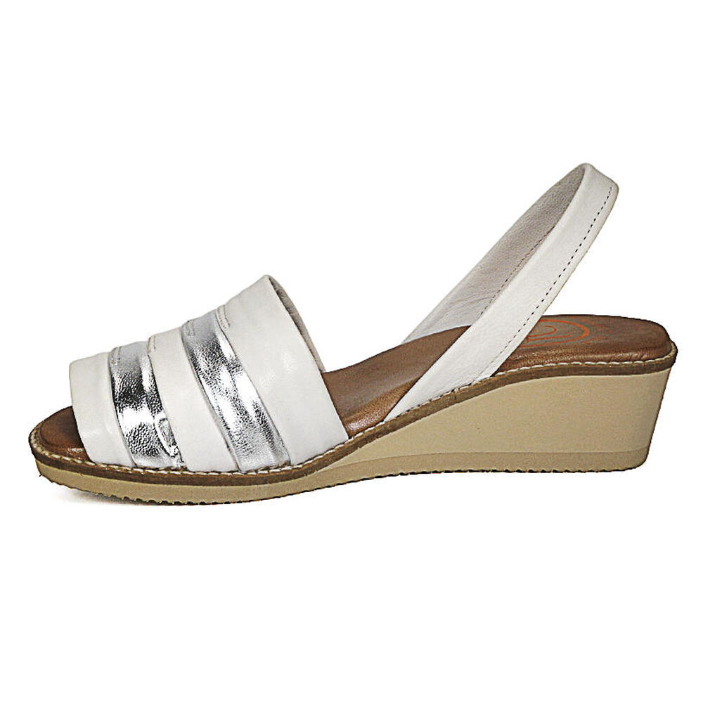 Sandalia Cuero Charmiane Blanco Plata image number 4.0