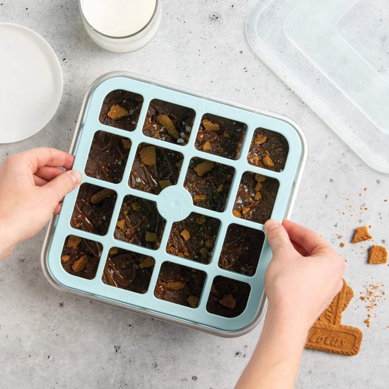 Brownie Buddy Baking Set Nordic Ware image number 2.0