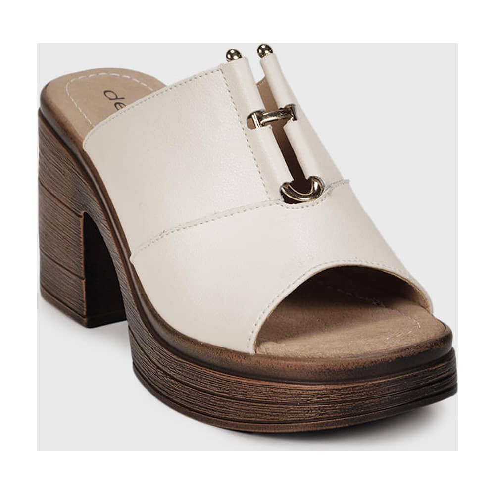 Sandalia Cuero Wilany Beige image number 1.0