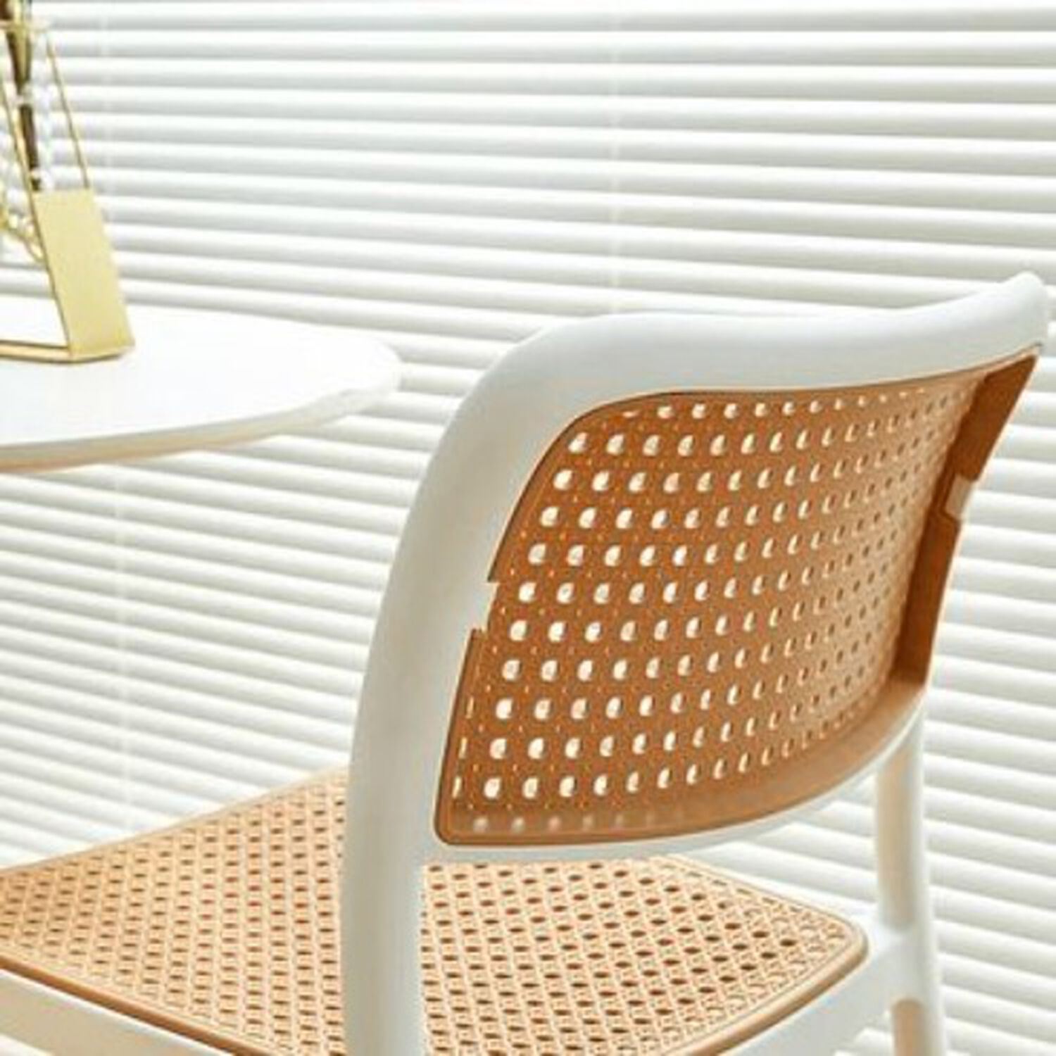 Silla De Terraza Hoffman De Polipropileno Con Respaldo Ergon&oacute;mico Apilable image number 2.0