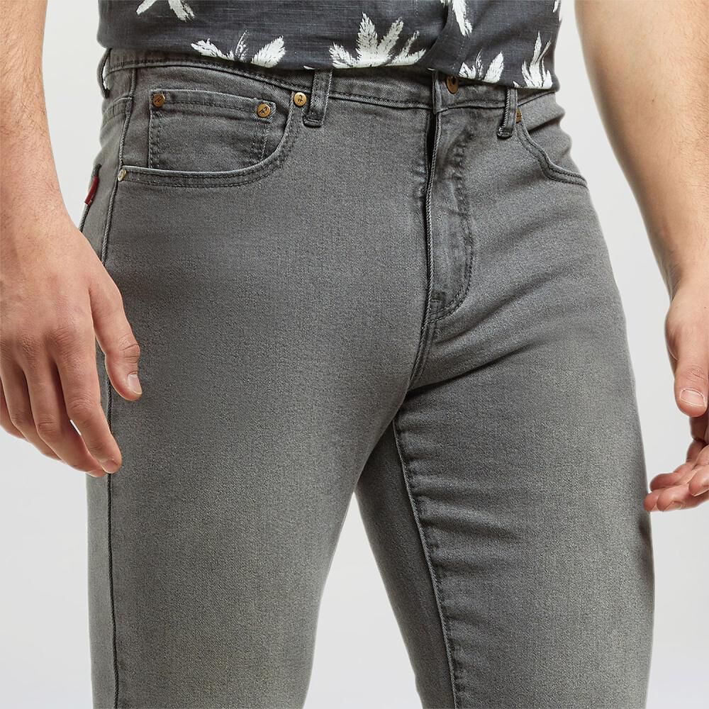 Jeans Regular Tiro Medio Slim Hombre Peroe image number 4.0