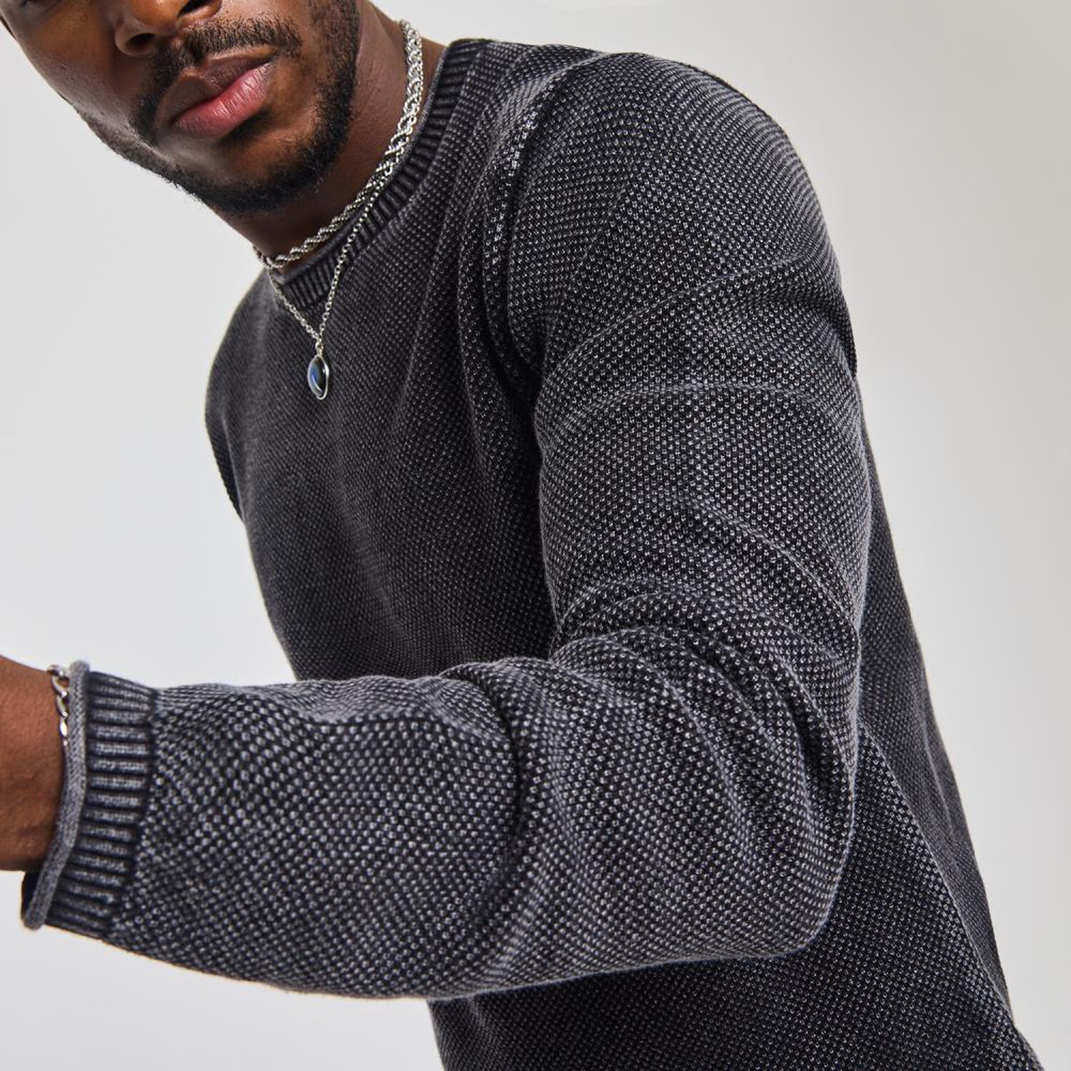 Sweater Liso Manga Larga Cuello Redondo Hombre Rolly Go image number 4.0