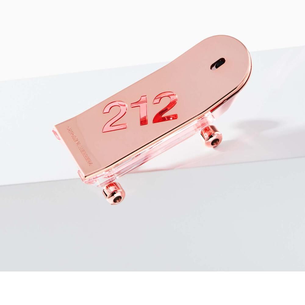 Set De Perfumería Mujer 212 Heroes Carolina Herrera / 80 Ml / Edp + Body Lotion 100 Ml + Megaspritzer 10 Ml image number 5.0