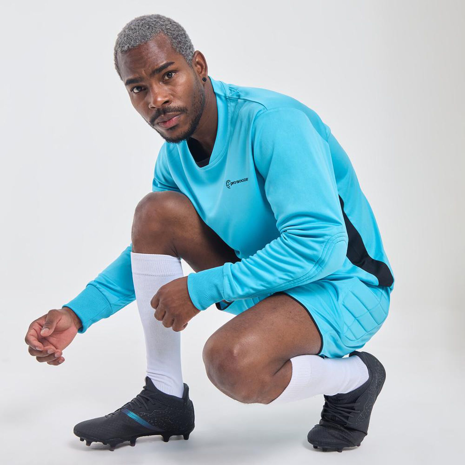 Short Deportivo Liso Tiro Alto Regular Hombre Pro Soccer image number 1.0