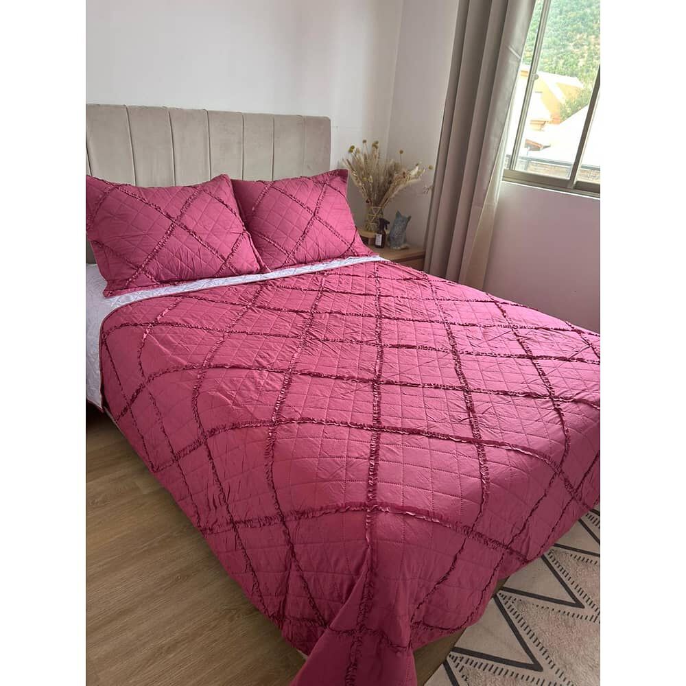 Cubrecama 2 Plazas Microfibra Con Vuelos Fucsia image number 2.0