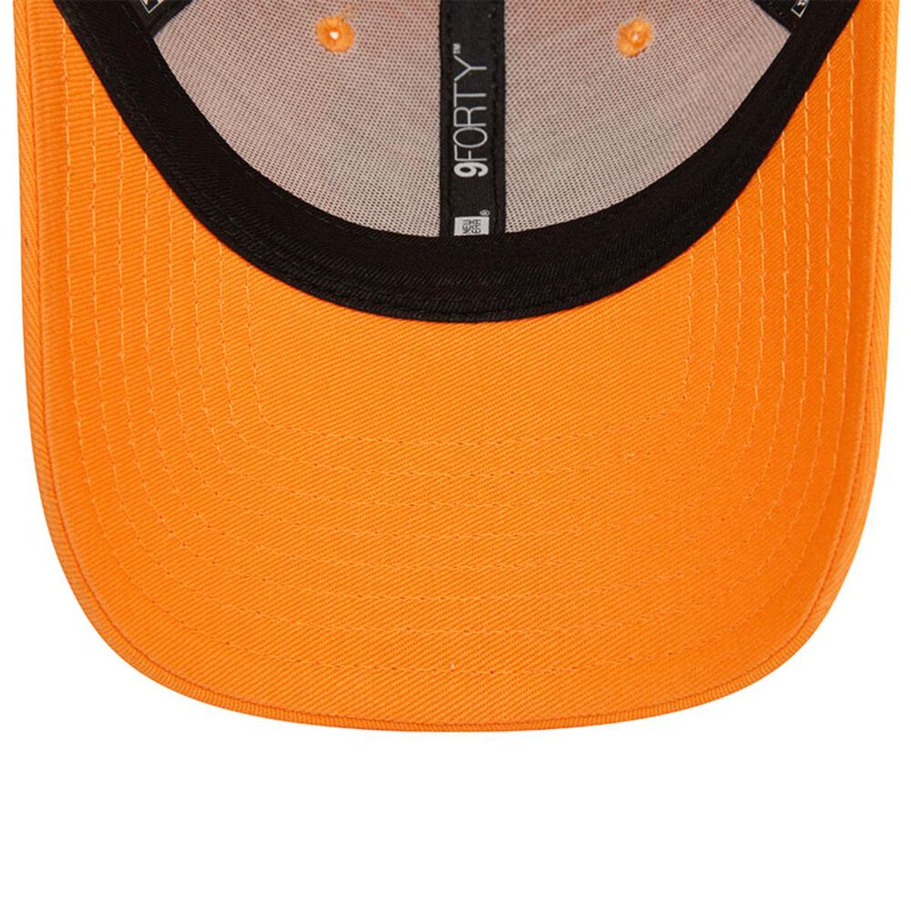 Gorra 9forty New York Yankees League Essential Naranja Woman image number 4.0