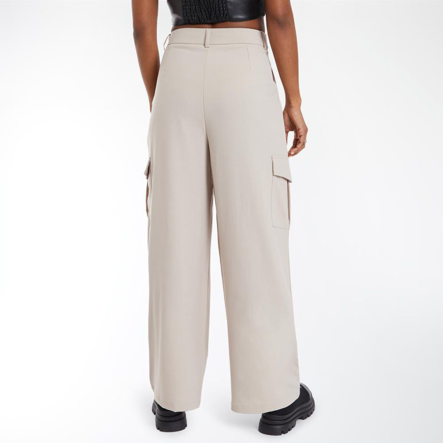 Pantal&oacute;n Tiro Medio Relax Mujer Rolly Go image number 3.0