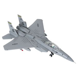 Avi&oacute;n F-15 Armable