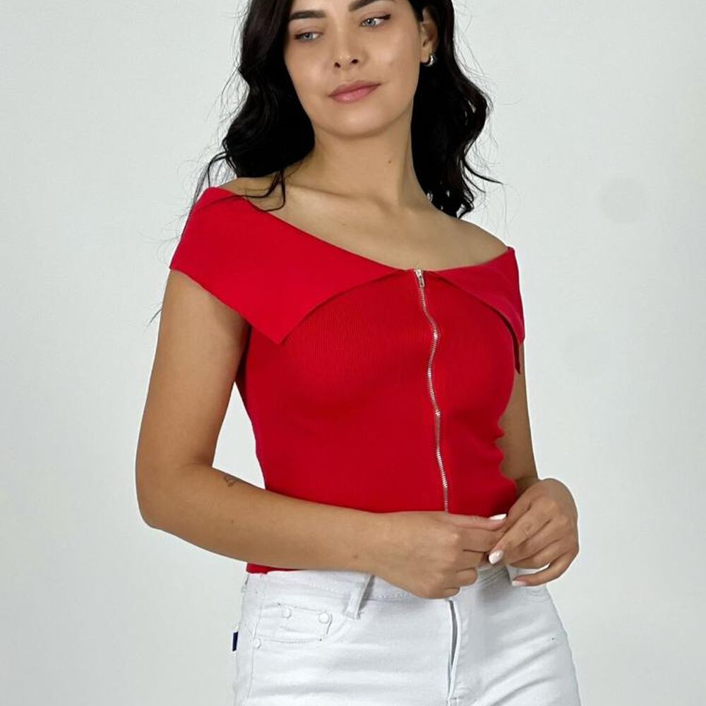 Polera Top Con Cierre image number 0.0