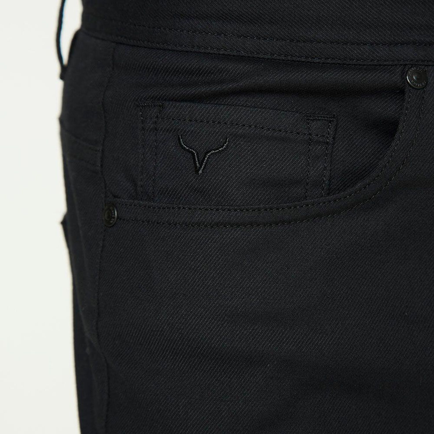 Pantal&oacute;n B&aacute;sico Tiro Medio Slim Hombre Az Black image number 3.0