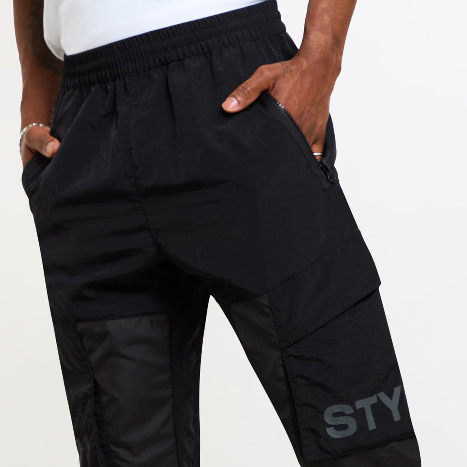 Pantal&oacute;n Tiro Medio Regular Hombre Rolly Go image number 4.0