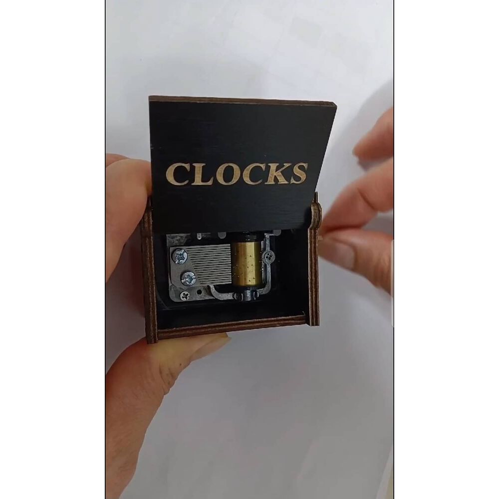 Caja Musical Coldplay Clocks De Madera image number 2.0