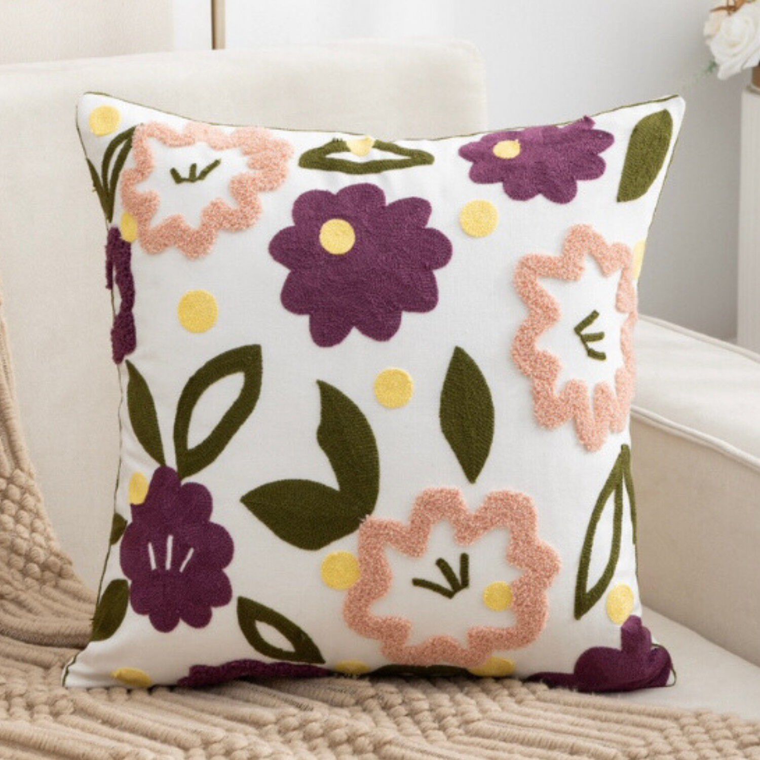 Cojin Bordado 45x45 Cm Flores Purpura image number 1.0