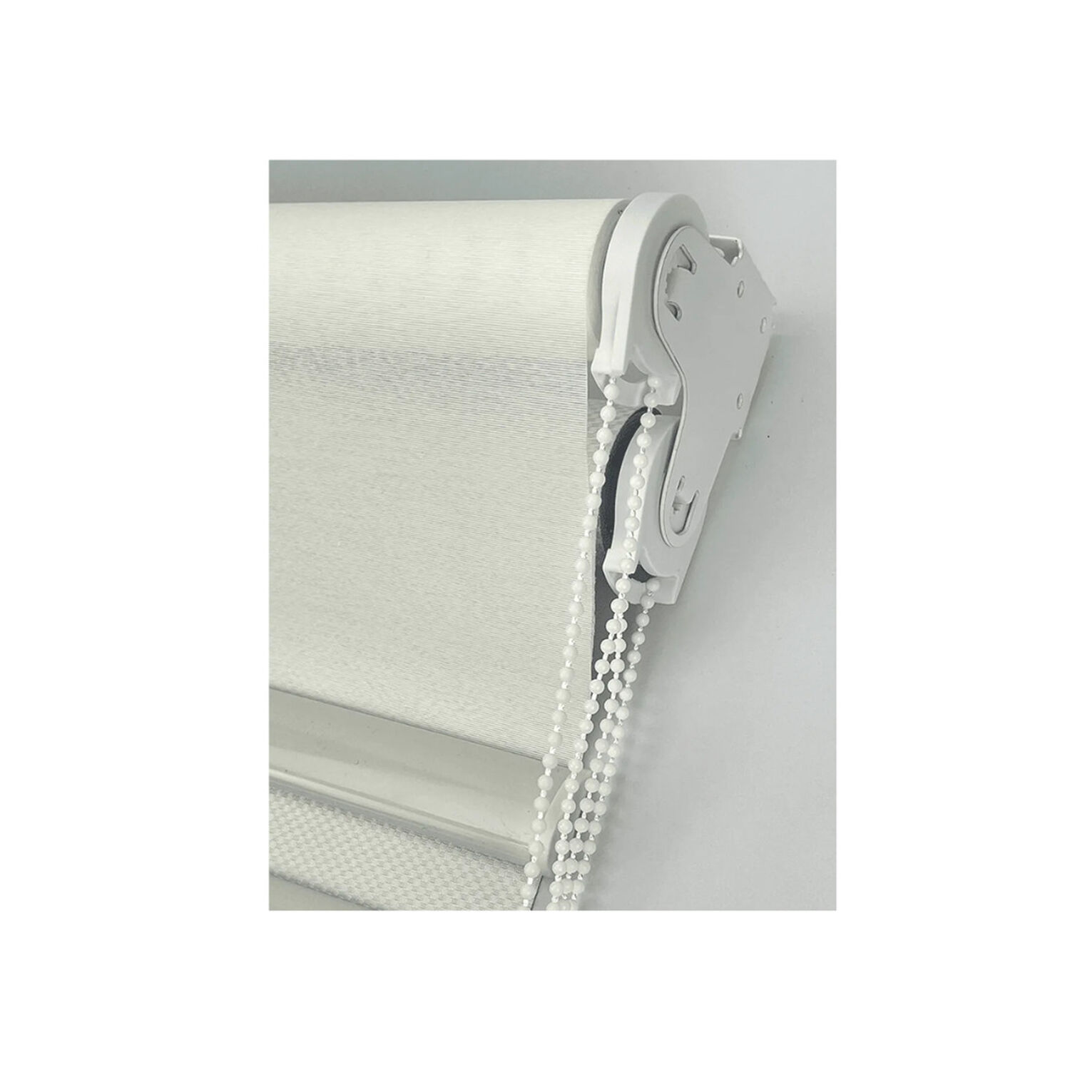 Cortina Roller Blackout Doble Tela Blanca Sin Cenefa 200x200 image number 4.0