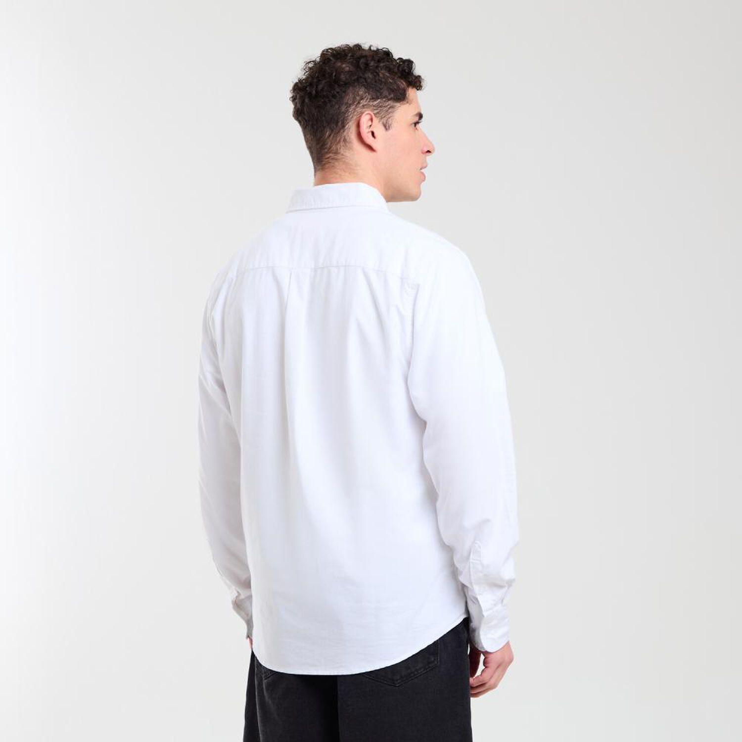 Camisa Lisa Slim Manga Larga Hombre Skuad image number 3.0