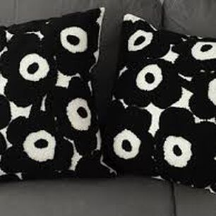 Set De 2 Cojines Bordados De Flor