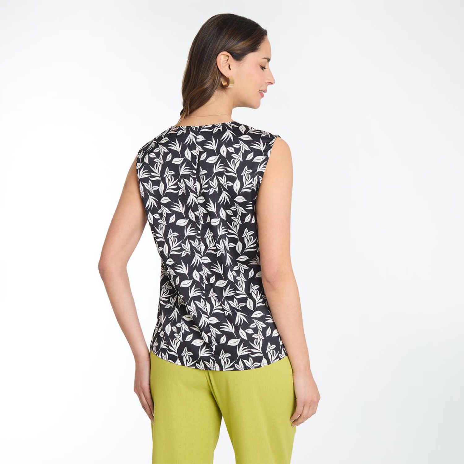 Blusa Regular Sin Mangas Con Vuelos Cuello Redondo Mujer Kimera image number 3.0