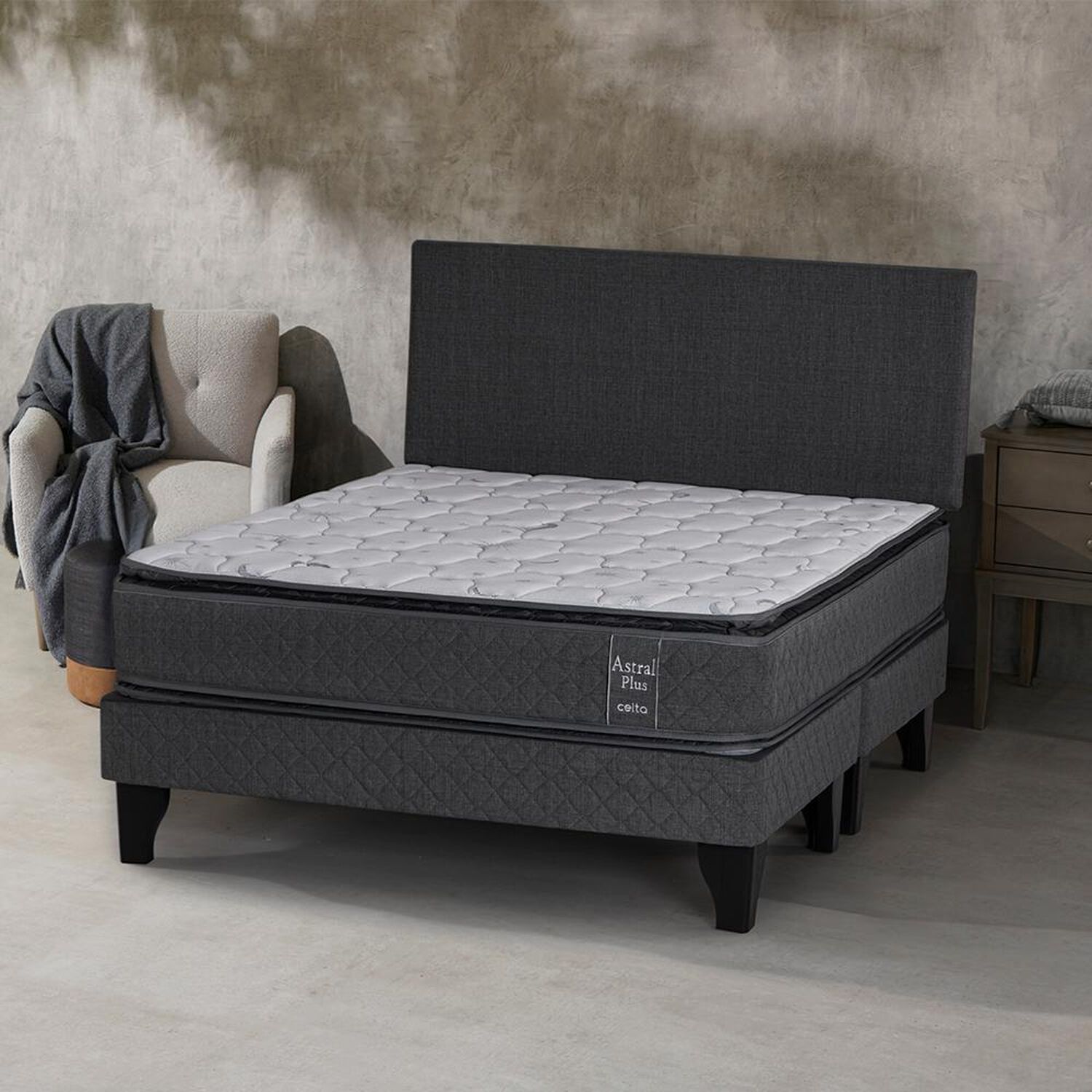 Cama Europea Celta Astral / King / Base Dividida + Respaldo + Almohadas image number 3.0