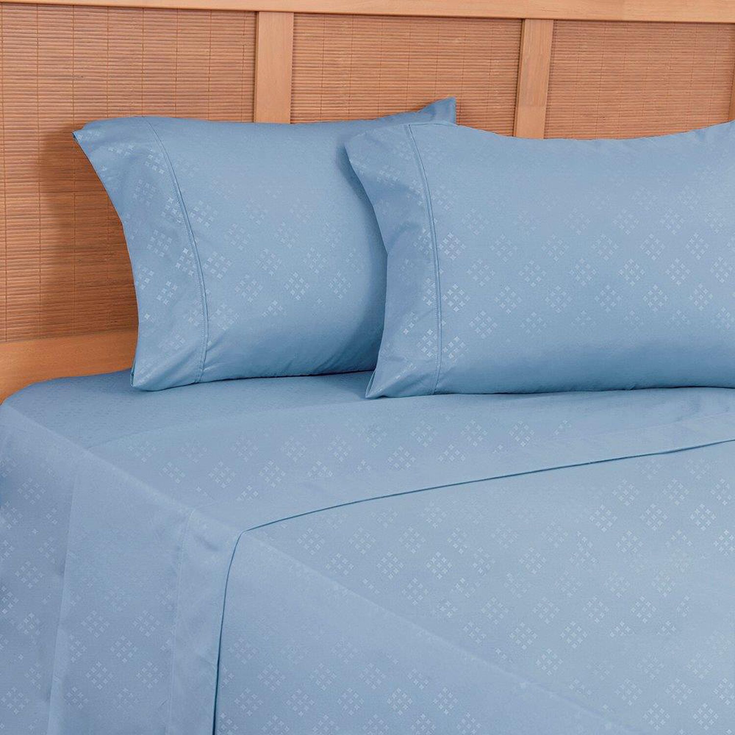 Sabana Plumetti Embossed King Celeste image number 0.0
