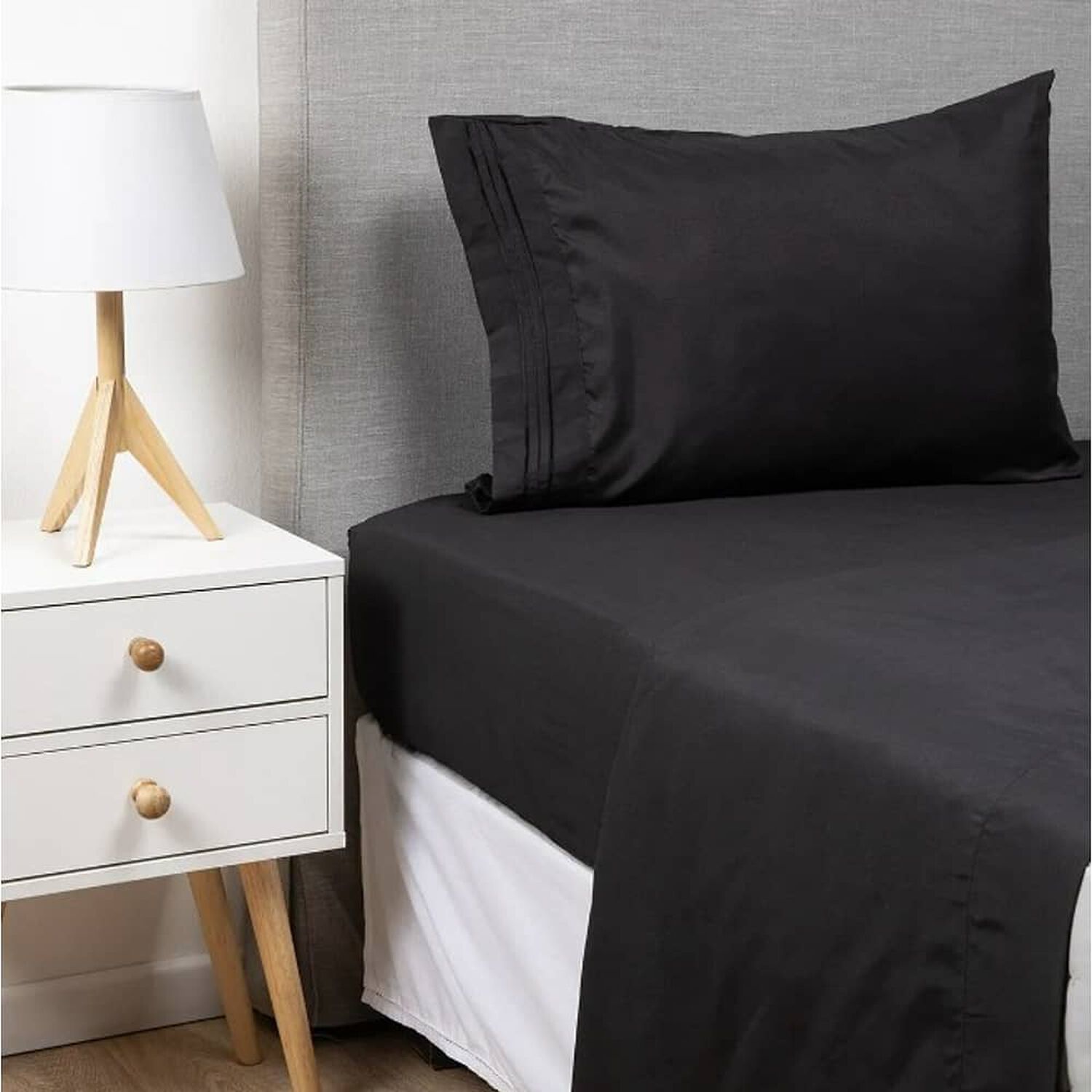 Sabana 1800 Hotel Ultra Suave + Funda Bordada. 1.5 Plazas Negro image number 1.0