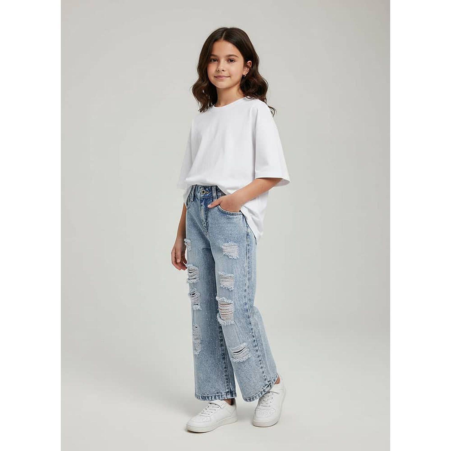 Pantal&oacute;n Jeans Ni&ntilde;a Con Brillo Y Dise&ntilde;o Rasgado image number 0.0