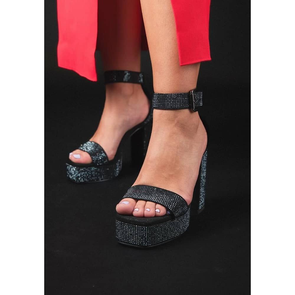 Sandalia Badra Negro Brillante image number 0.0