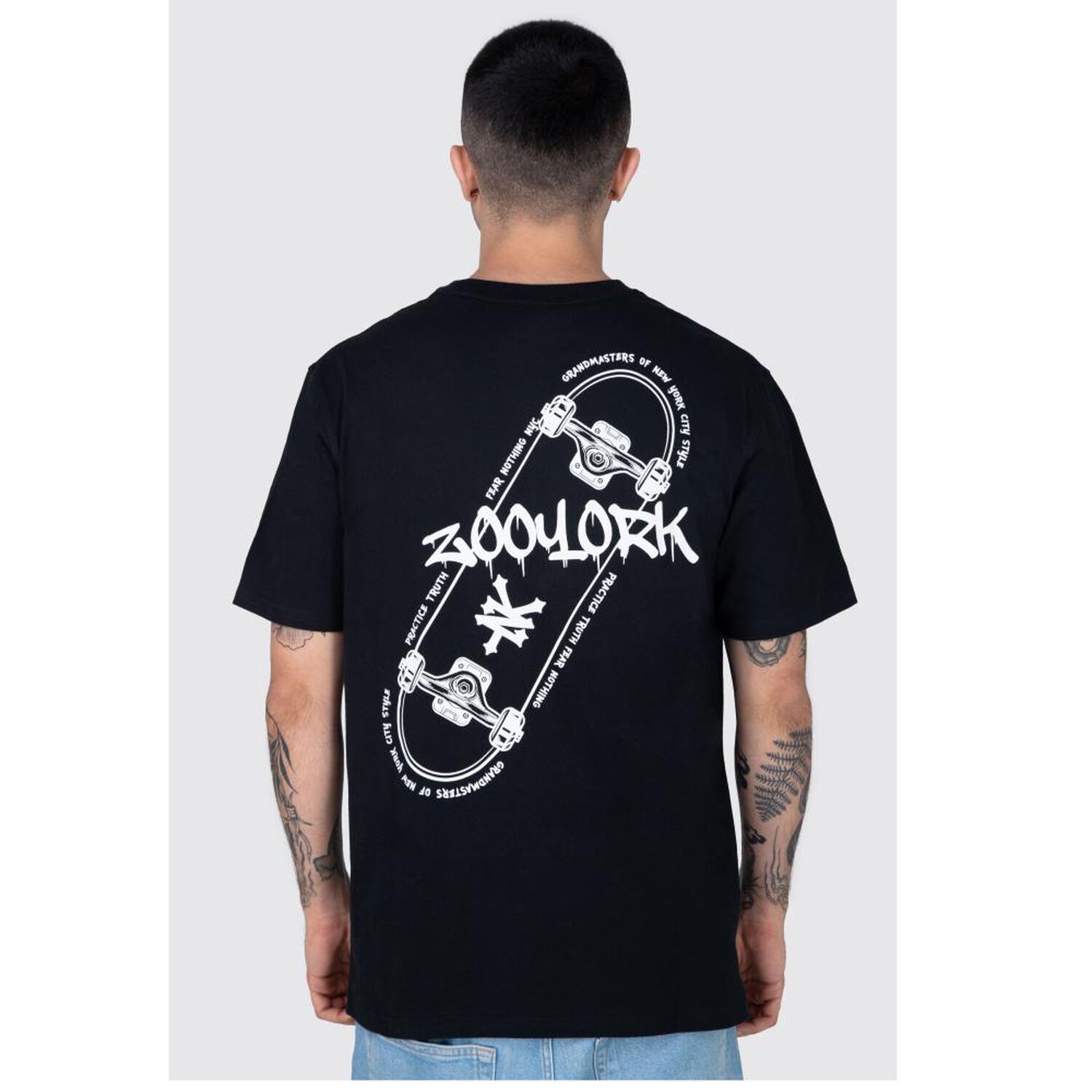 Polera Lisa Regular Manga Corta Cuello Redondo Hombre Zoo York image number 3.0