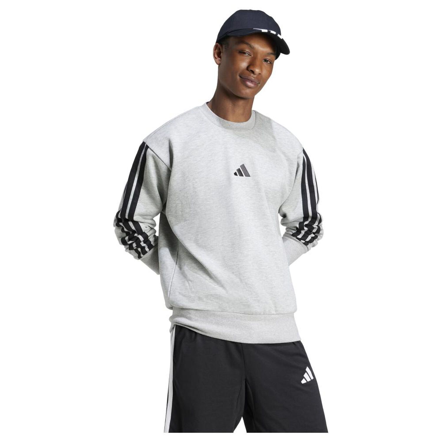 Poler&oacute;n Hombre Essentials Fleece 3 Tiras Adidas image number 4.0