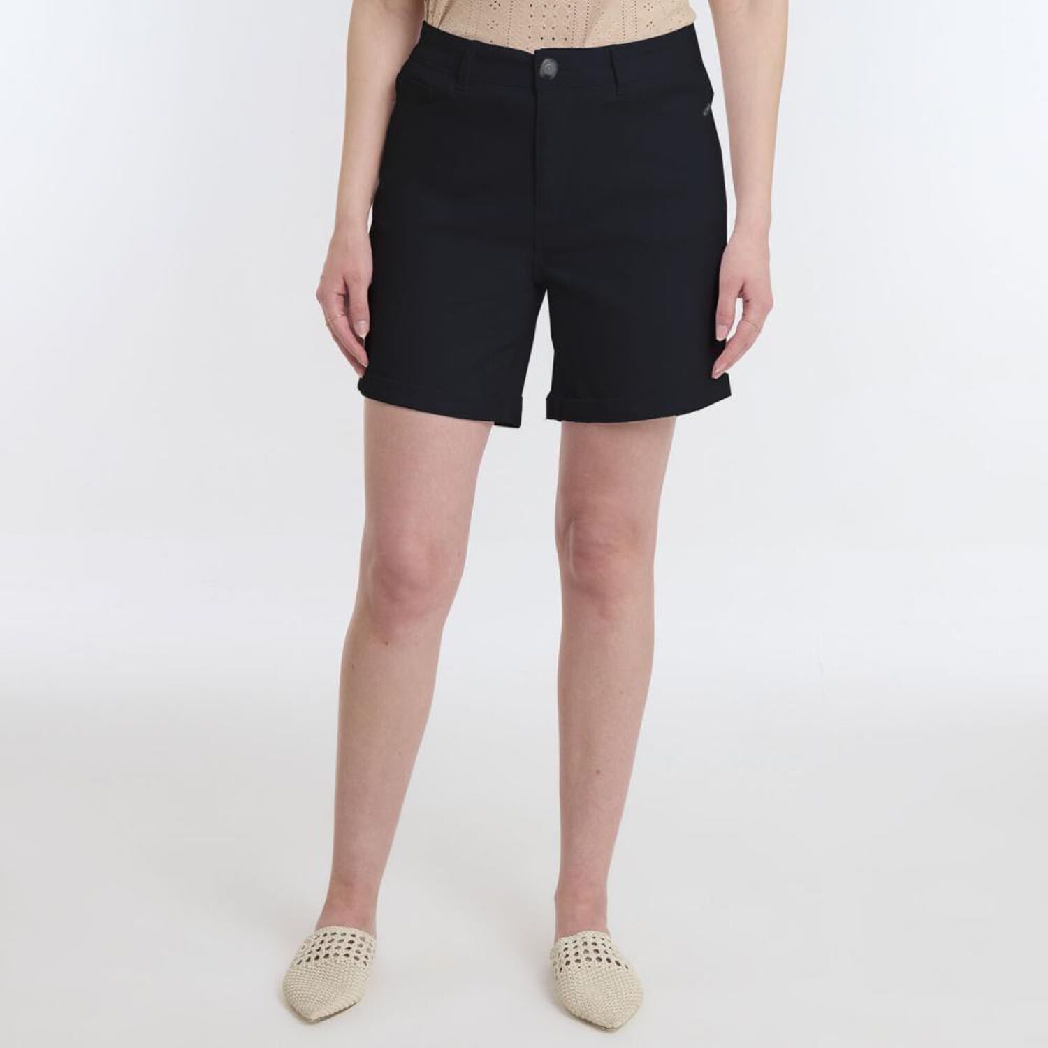 Bermuda B&aacute;sico Denim Tiro Medio Regular Mujer Geeps image number 0.0
