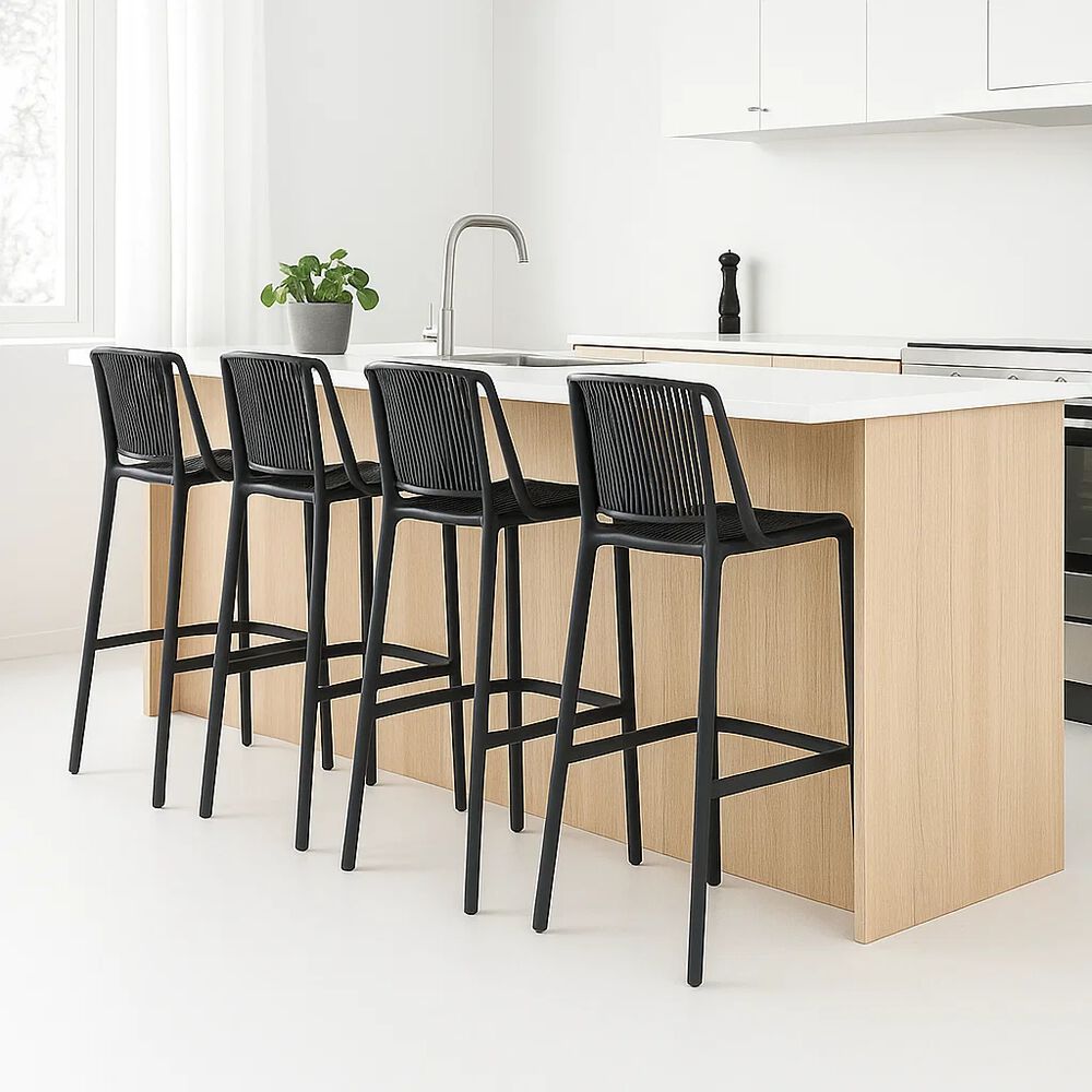 Pack De 4 Taburetes Altos Capri Polipropileno - Negro image number 1.0