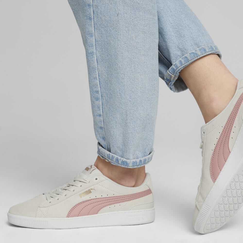 Zapatilla Urbana Mujer Puma Vikky Beige image number 6.0