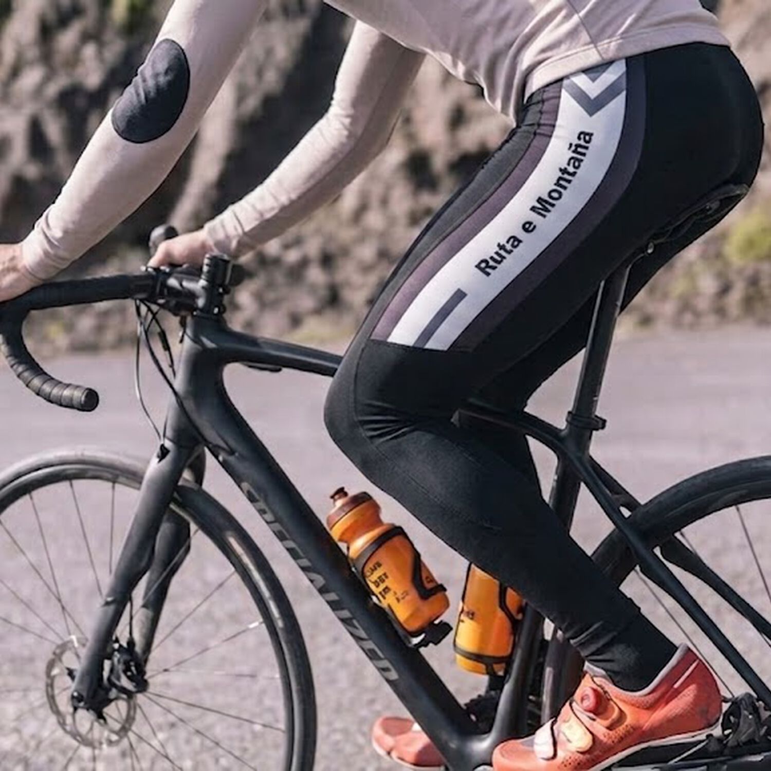 Calza Larga Ciclismo Con Acolchado Unisex image number 1.0