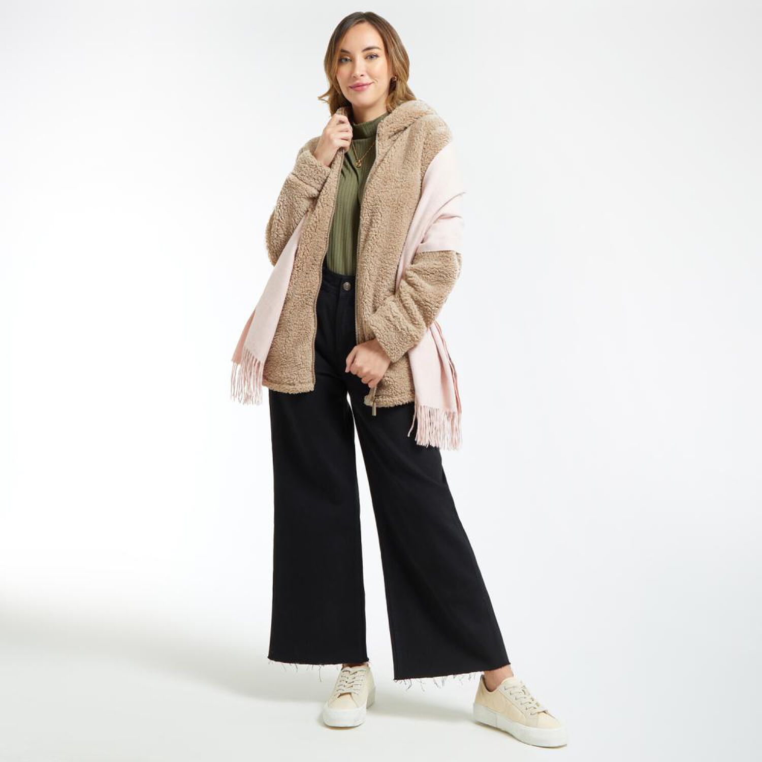 Poler&oacute;n Bonded Sherpa Regular Cuello Alto Con Capucha Mujer Geeps image number 1.0