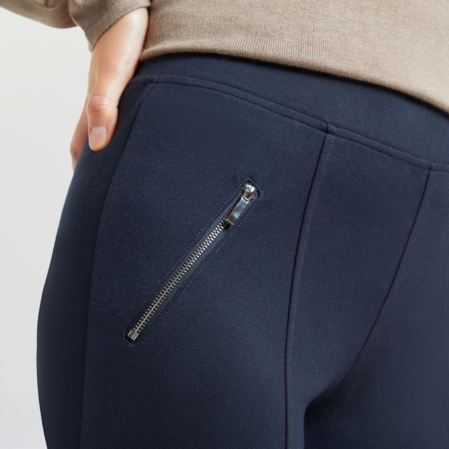 Calza Aplicaci&oacute;n Cierre Tiro Alto Skinny Mujer Lesage image number 4.0