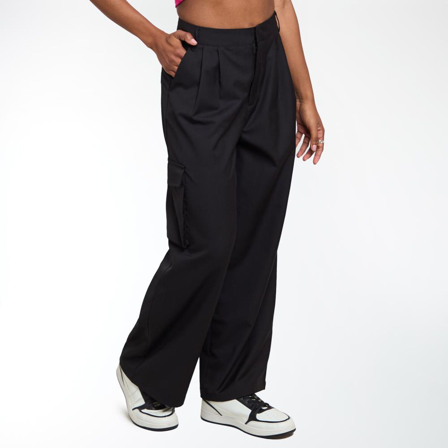 Pantal&oacute;n Sastrero Tiro Medio Cargo Mujer Rolly Go image number 2.0
