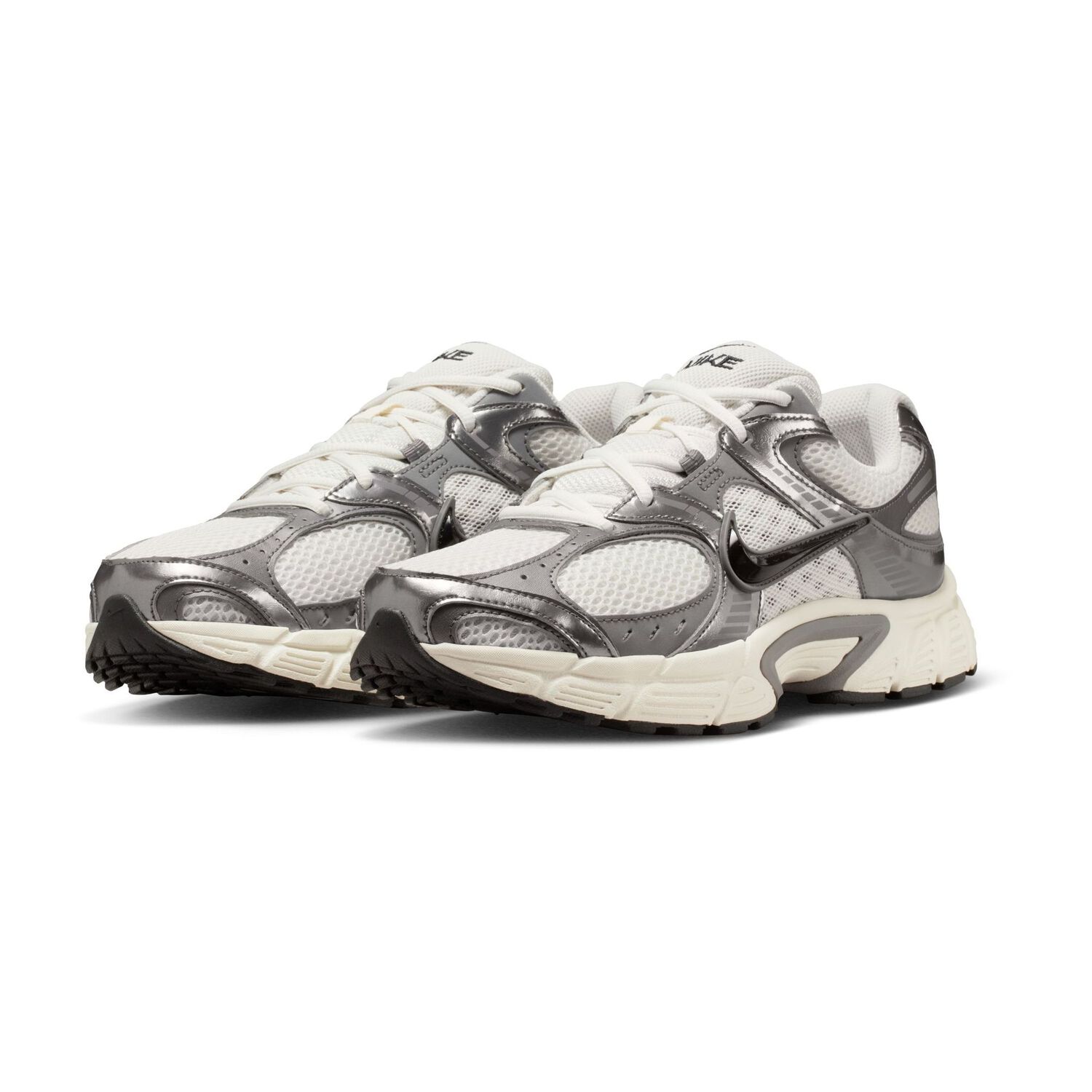 Zapatilla Urbana Hombre Nike V5 Rnr Gris image number 2.0