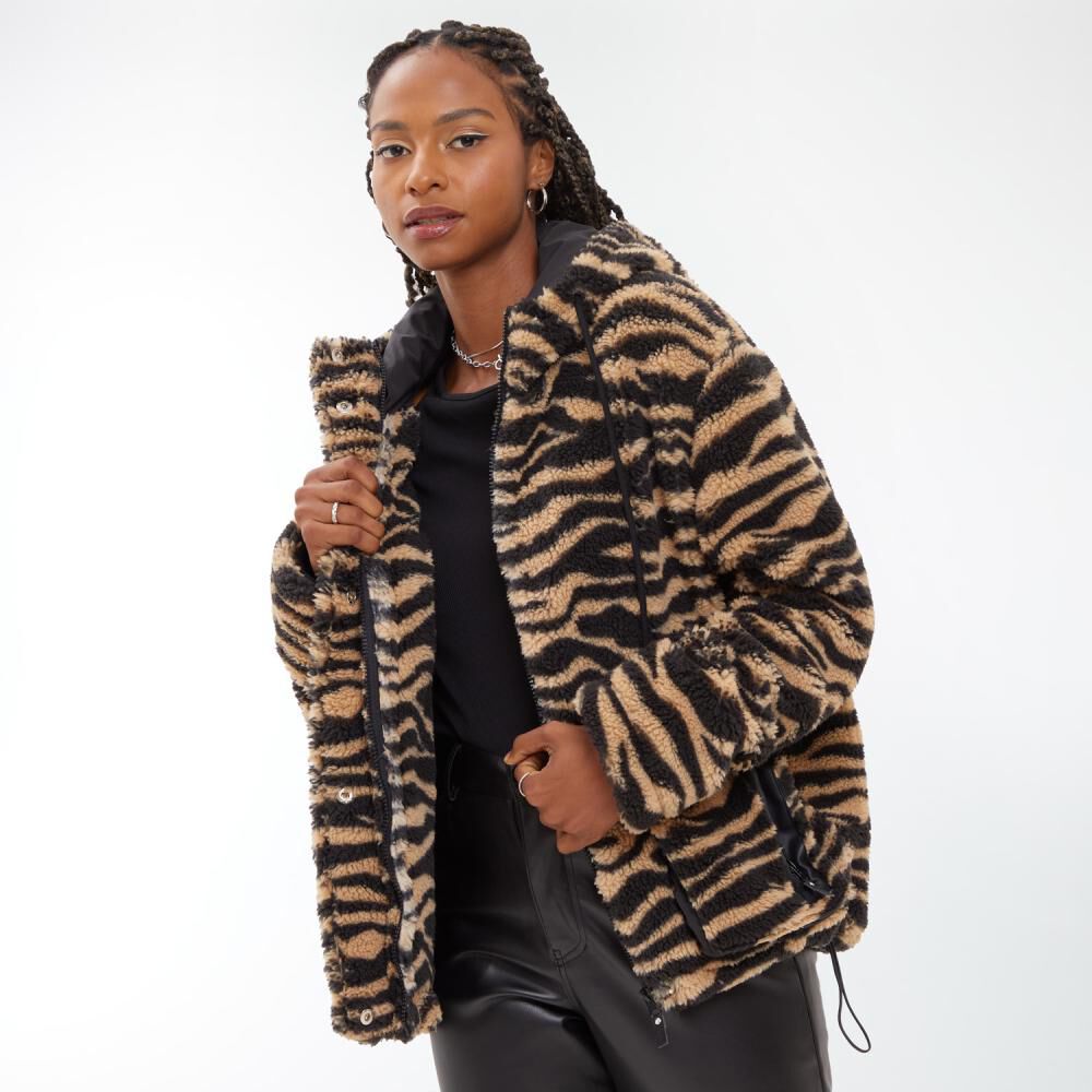 Chaqueta Peluda Full Print Cuello Alto Con Capucha Mujer Rolly Go image number 2.0