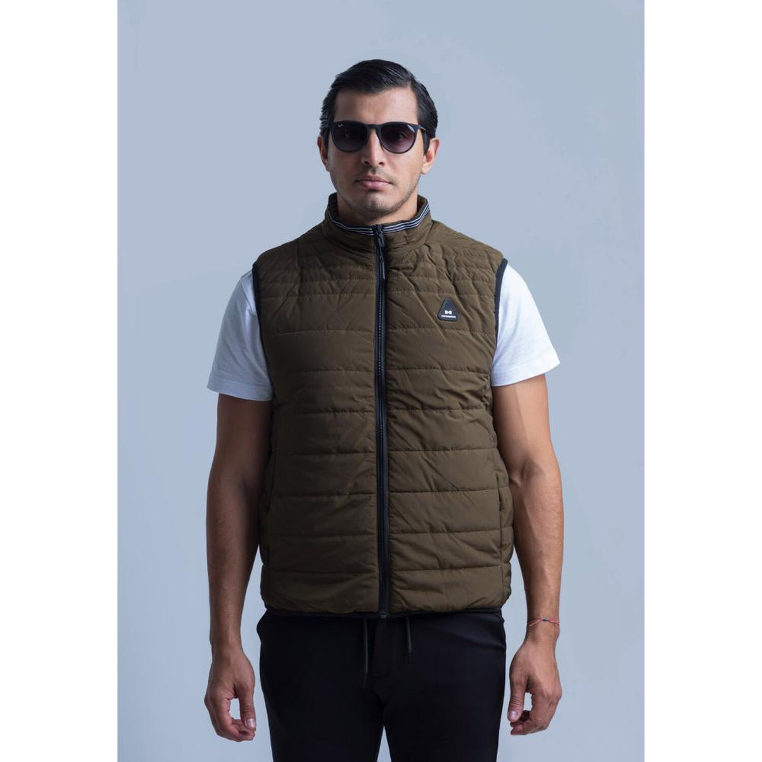 Chaqueta Regular Sin Mangas Cuello Alto Hombre Hummer image number 0.0
