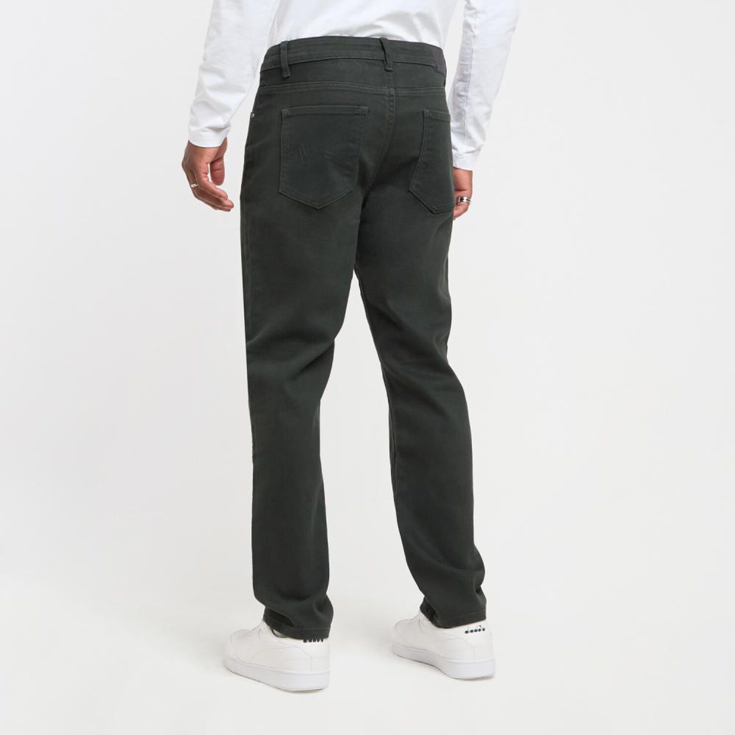 Pantal&oacute;n Liso Tiro Medio Skinny Hombre Rolly Go image number 3.0