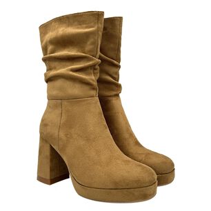 Bota De Mujer Camel Con Plataforma Y Dise&ntilde;o Arrugado